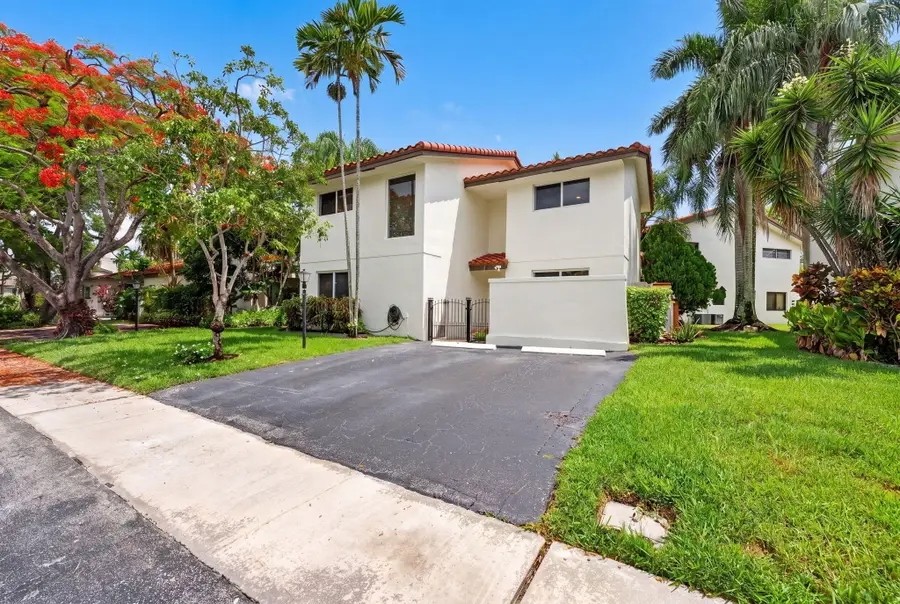 704 SW 89th Avenue, Plantation, FL 33324 - #2
