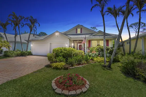 512 NE Canoe Park Circle, Port St Lucie, FL 34983