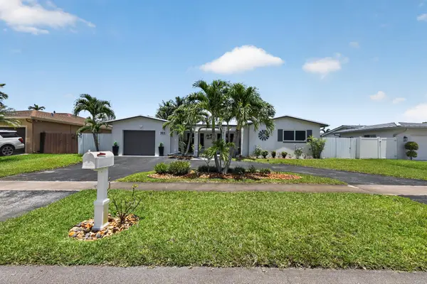 311 NW 93rd Terrace, Pembroke Pines, FL 33024