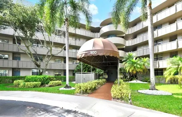 900 Colony Point Circle #121, Pembroke Pines, FL 33026