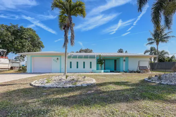 683 SE Harborview Drive, Port St Lucie, FL 34983