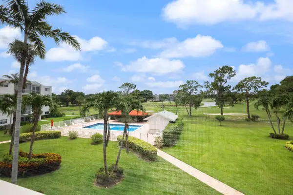 6850 10th Avenue N #310, Greenacres, FL 33467