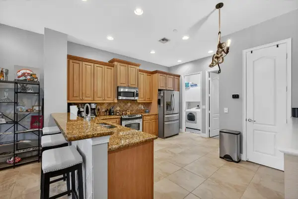 4710 E Artesa Way Way E, Palm Beach Gardens, FL 33418