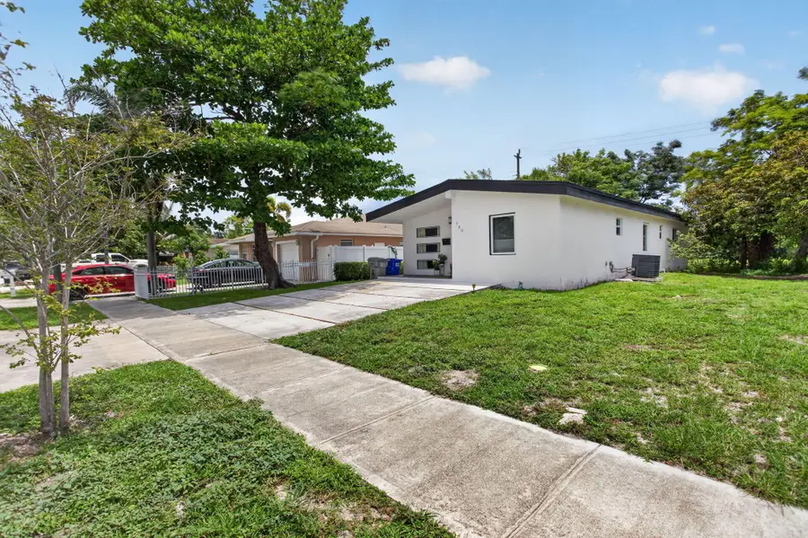 700 NW 17th Terrace, Pompano Beach, FL 33069 - #3