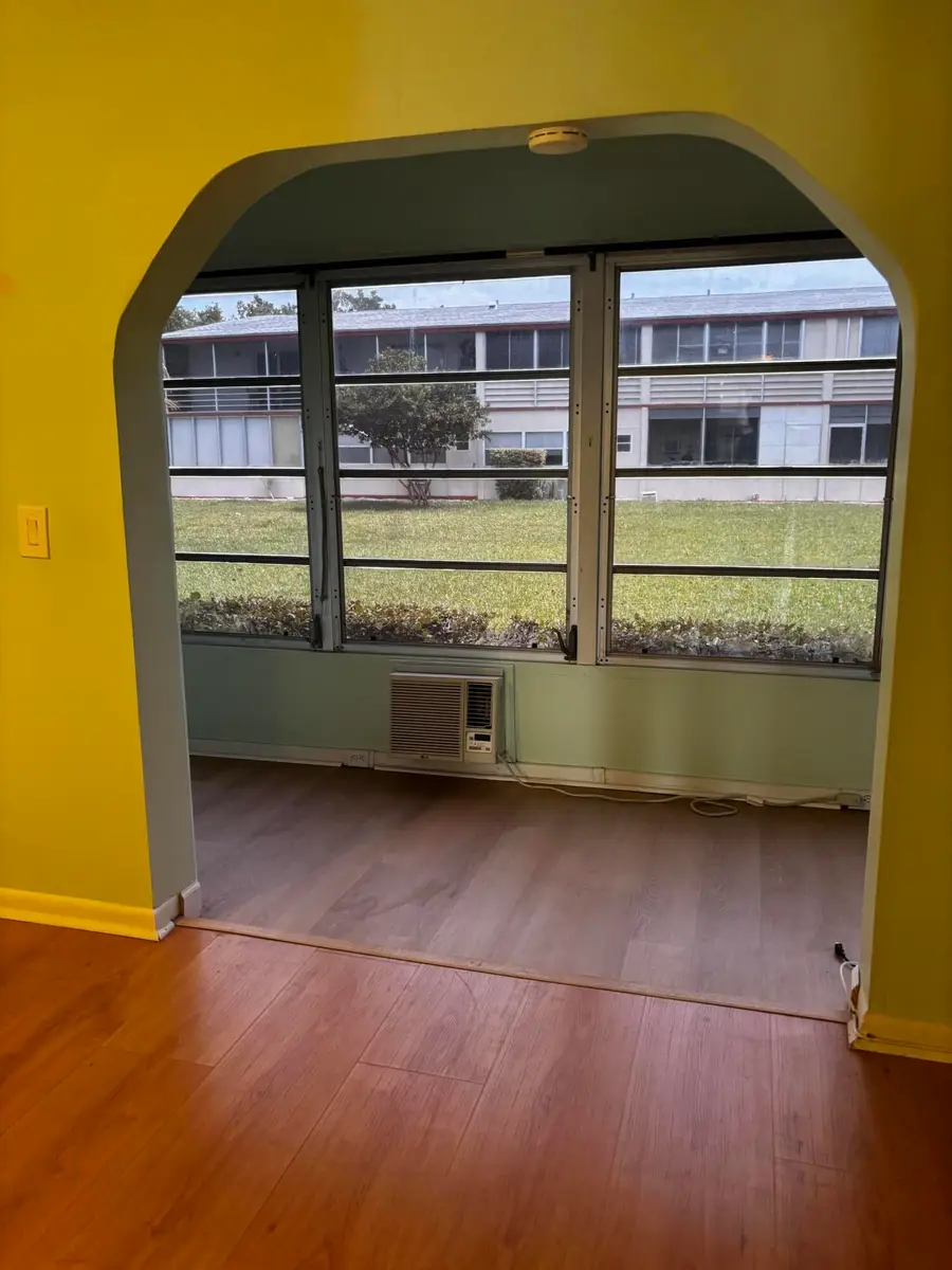 4 Sussex, West Palm Beach, FL 33417 - #3