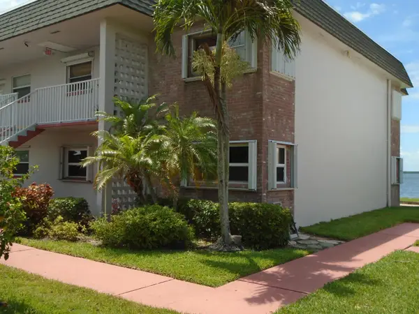1133 Bayshore Drive #105, Fort Pierce, FL 34949
