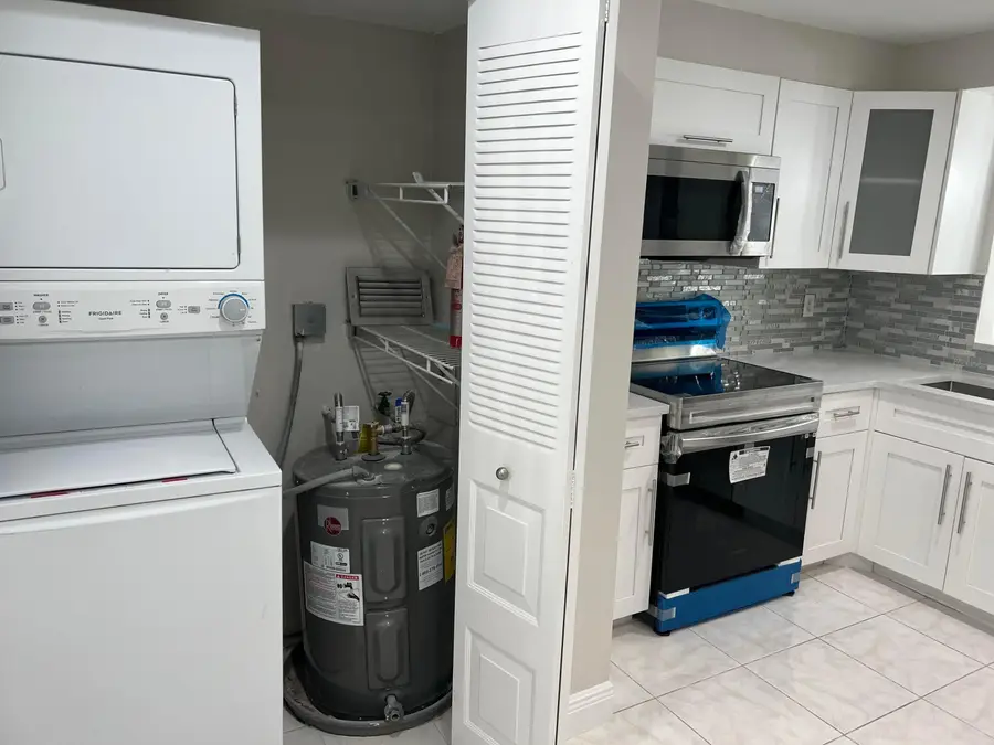 24 Abbey Lane #204, Delray Beach, FL 33446 - #3