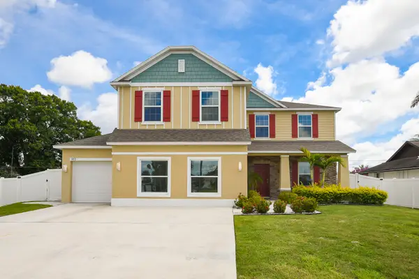 1033 SW General Patton Terrace, Port St Lucie, FL 34953