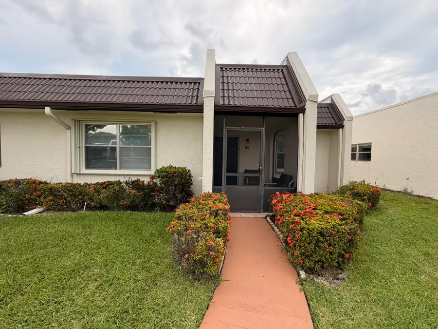 182 Lake Susan Lane, West Palm Beach, FL 33411 - #2