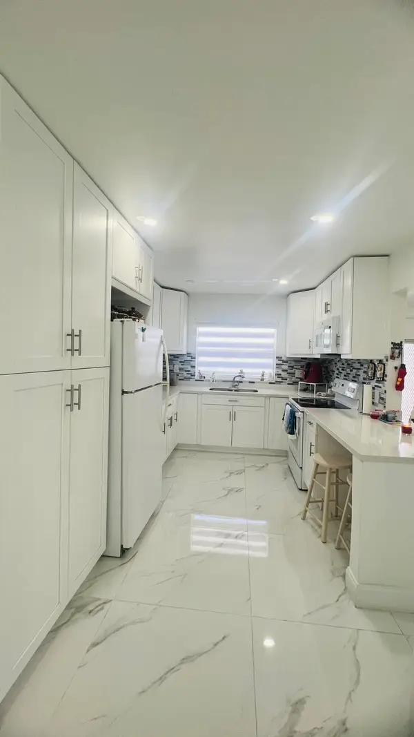 9330 S Sunrise Lakes Boulevard #304, Sunrise, FL 33322