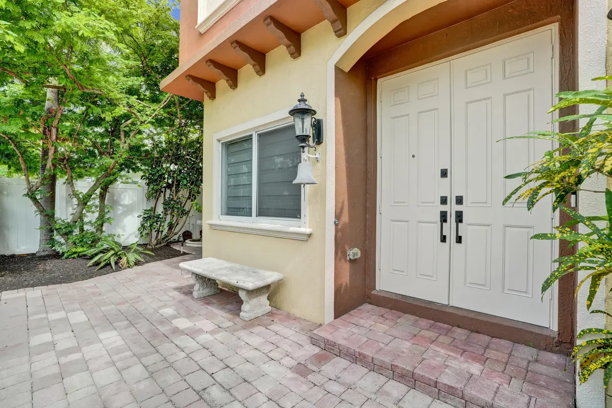 804 NE 7th Street, Fort Lauderdale, FL 33304 - #1