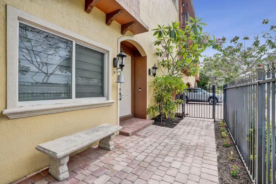 804 NE 7th Street, Fort Lauderdale, FL 33304 - #2