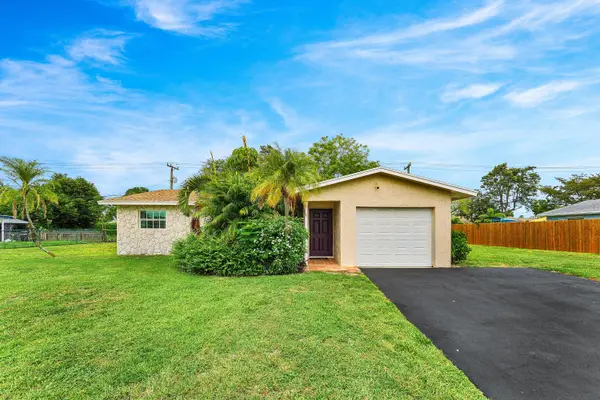 3150 Pinehurst Drive, Lake Worth, FL 33467