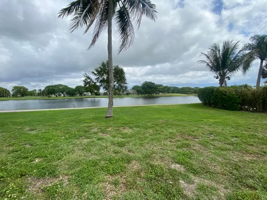 62 Willow Circle, Boynton Beach, FL 33436 - #2