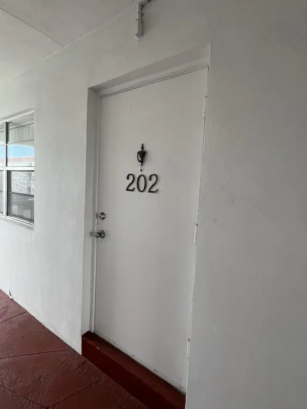 1321 NW 43rd Avenue #202, Lauderhill, FL 33313