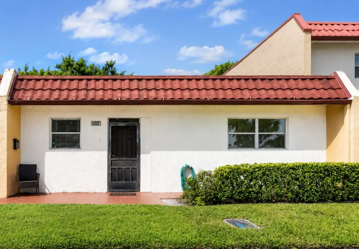 102 Lake Anne Drive, West Palm Beach, FL 33411 - #1
