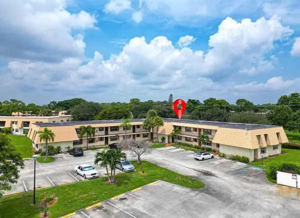 4151 Oak Terrace Drive #4151, Greenacres, FL 33463