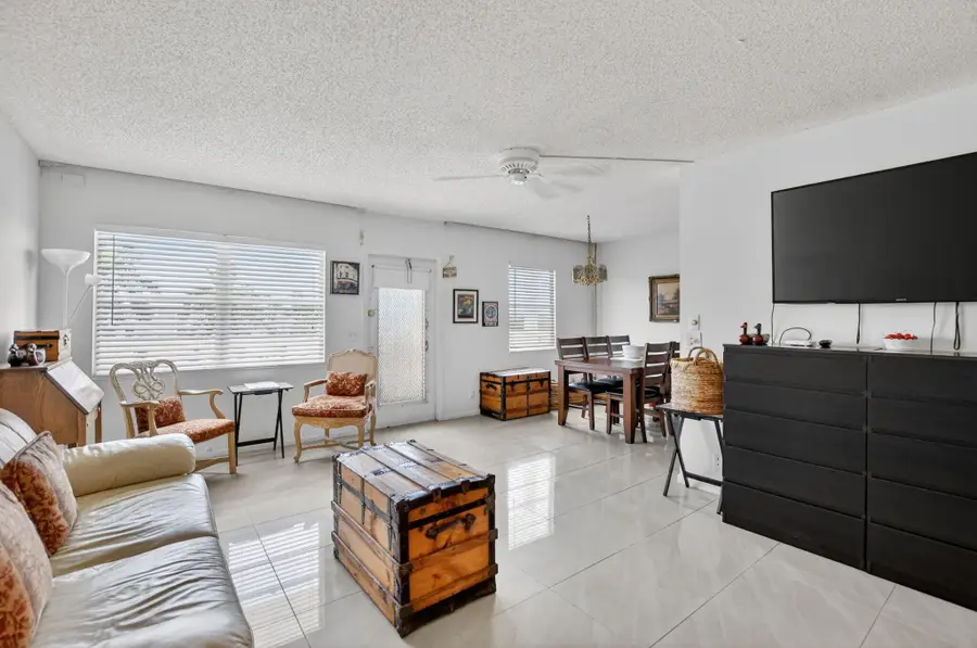 4024 Guildford E #4024, Boca Raton, FL 33434 - #3