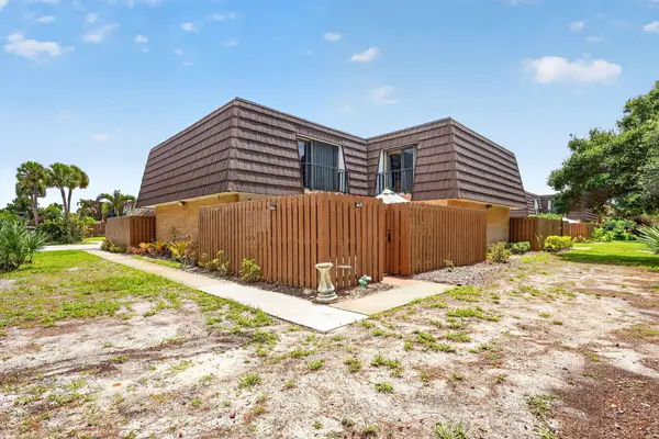 5706 SE Riverboat Drive #202, Stuart, FL 34997