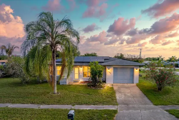 107 SE Selva Court, Port St Lucie, FL 34983