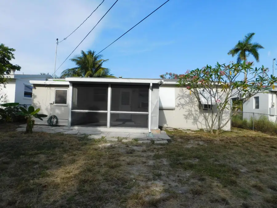 715 S C Street, Lake Worth, FL 33460 - #3