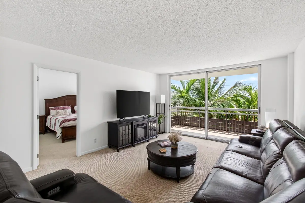 555 NW 4 Avenue #4230, Boca Raton, FL 33432 - #1