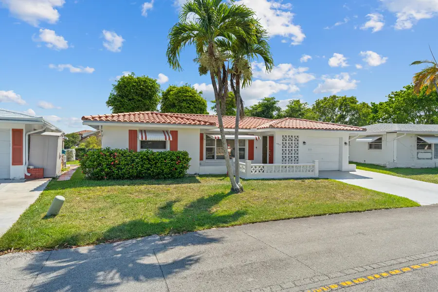 4915 NW 51st Avenue Nw, Tamarac, FL 33319 - #2