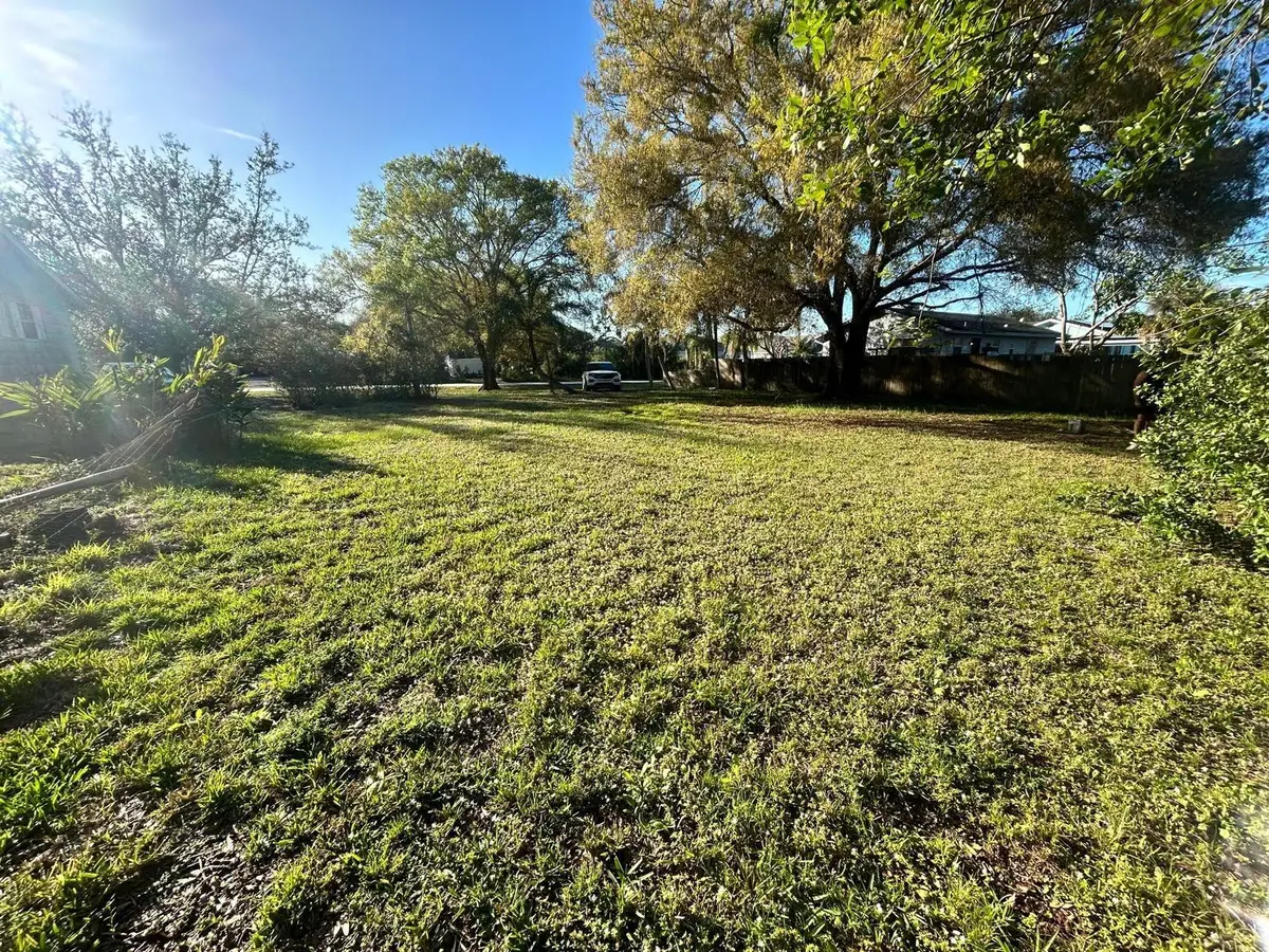 8922 102nd Avenue, Vero Beach, FL 32967 - #1