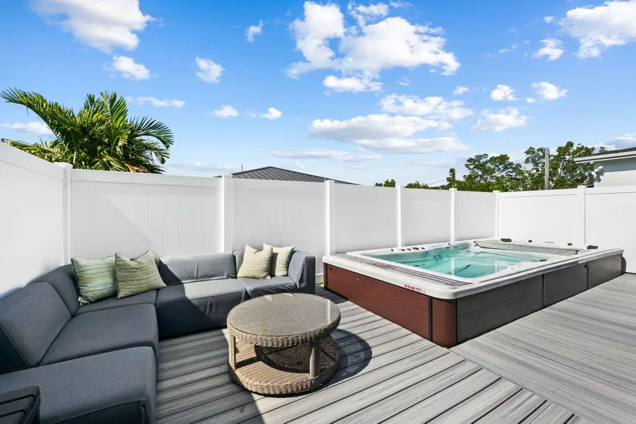 160 NE 35th Street, Oakland Park, FL 33334 - #3