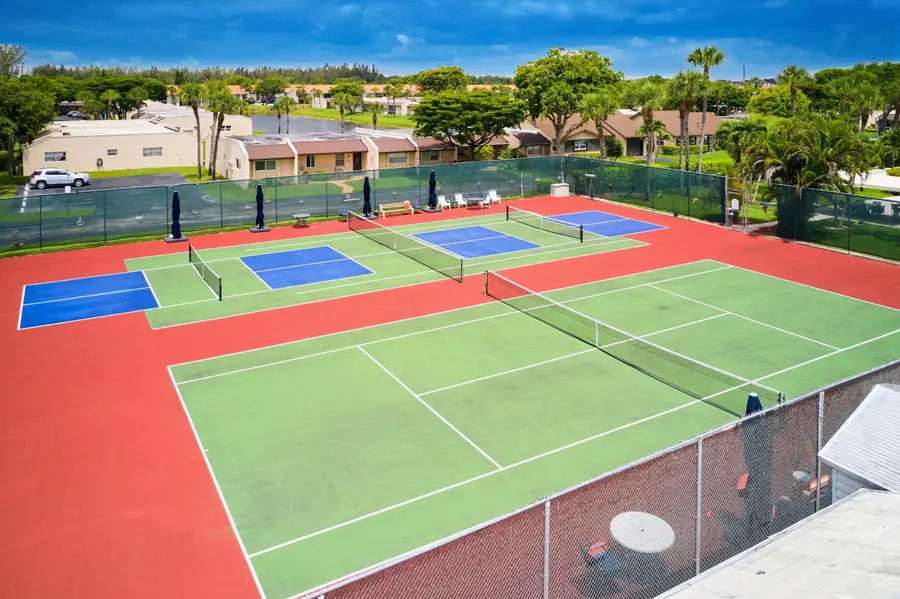 175 Lake Susan Lane, West Palm Beach, FL 33411 - #3