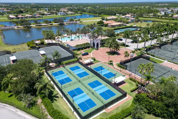 121 SE Rio Casarano, Port St Lucie, FL 34984