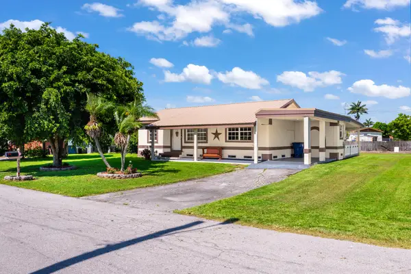 410 SE 4th Avenue, South Bay, FL 33493