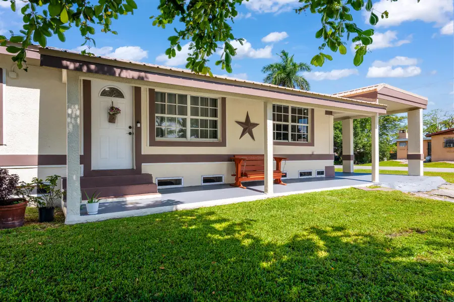 410 SE 4th Avenue, South Bay, FL 33493 - #2