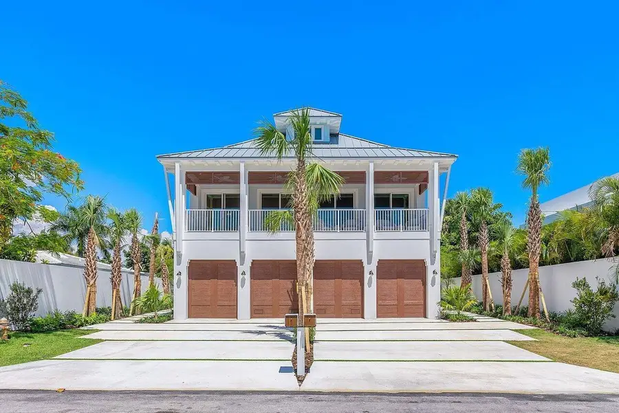 909 Bond Way, Delray Beach, FL 33483 - #2