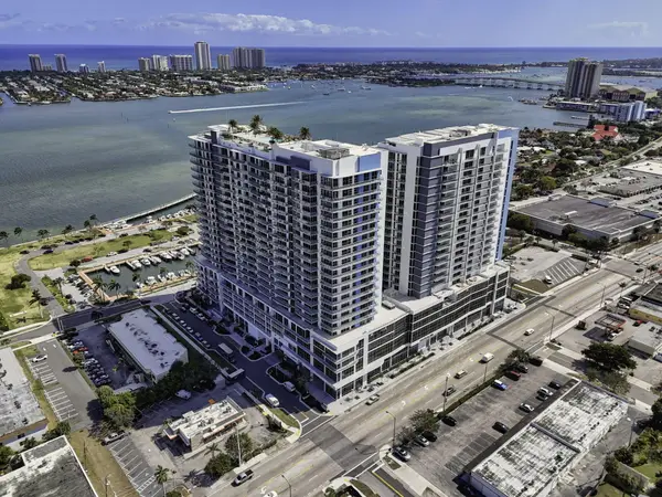 220 Lake Shore Drive #617, Lake Park, FL 33403