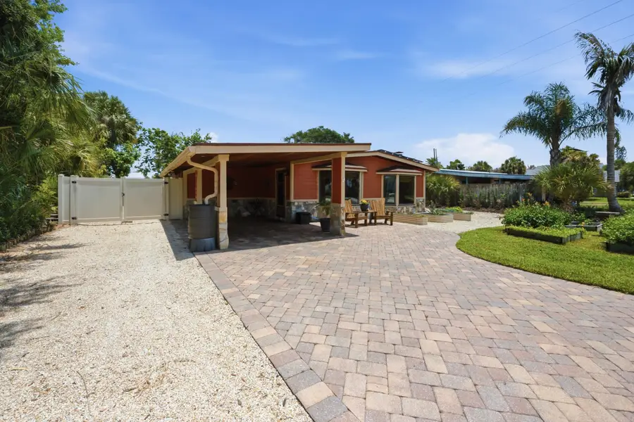 1055 S Brevard Avenue, Cocoa Beach, FL 32931 - #2