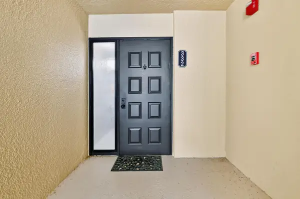 5188 Woodland Lakes Drive #332, Palm Beach Gardens, FL 33418