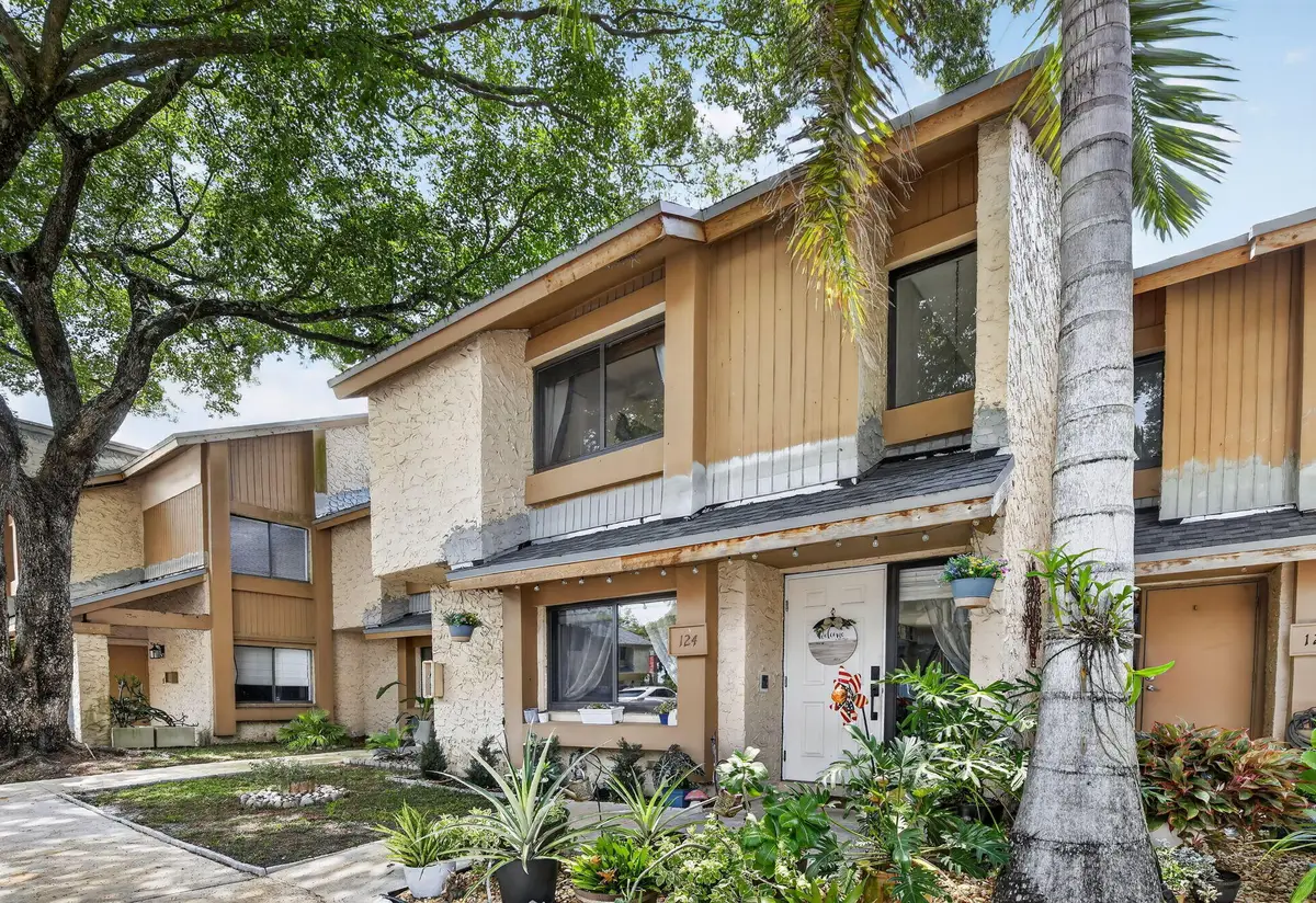 124 Wimbledon Lake Drive, Plantation, FL 33324 - #1