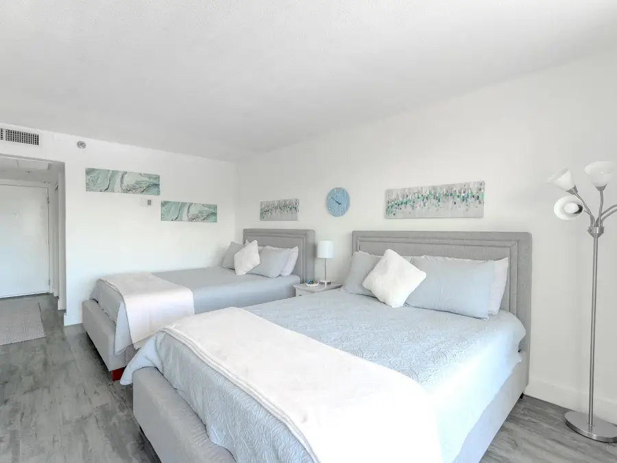 19201 Collins Avenue #1038, Sunny Isles Beach, FL 33160 - #2