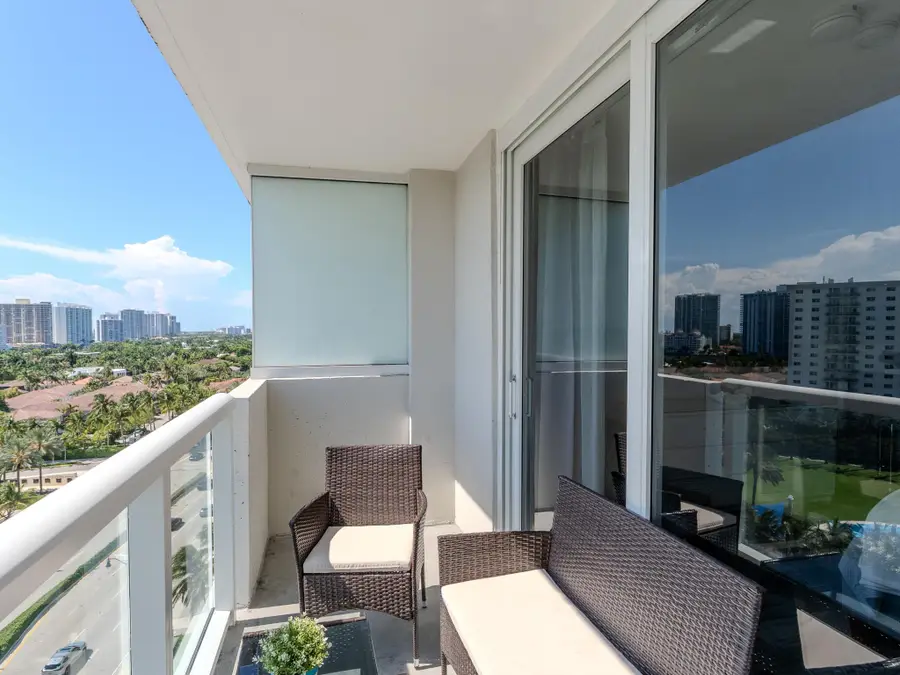 19201 Collins Avenue #1038, Sunny Isles Beach, FL 33160 - #3
