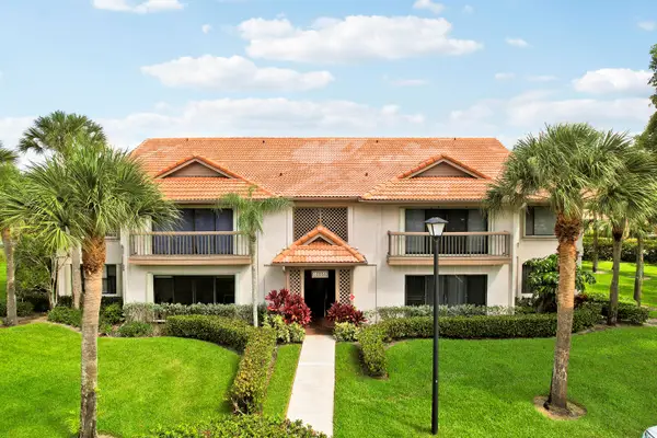 1109 Duncan Circle #203, Palm Beach Gardens, FL 33418