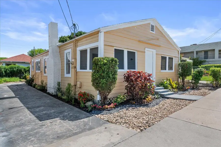 1011 22nd Street, West Palm Beach, FL 33407 - #2