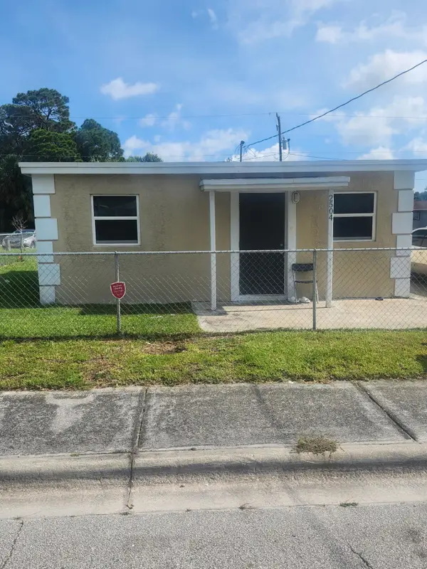 2504 Wilkins Avenue, Fort Pierce, FL 34947