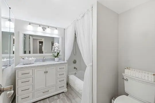 3801 Environ Boulevard, Lauderhill, FL 33319