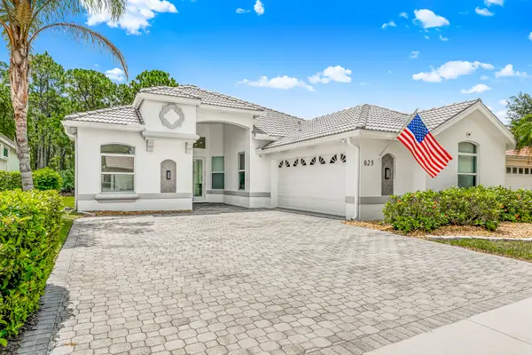 623 SW Lake Charles Circle, Port St Lucie, FL 34986