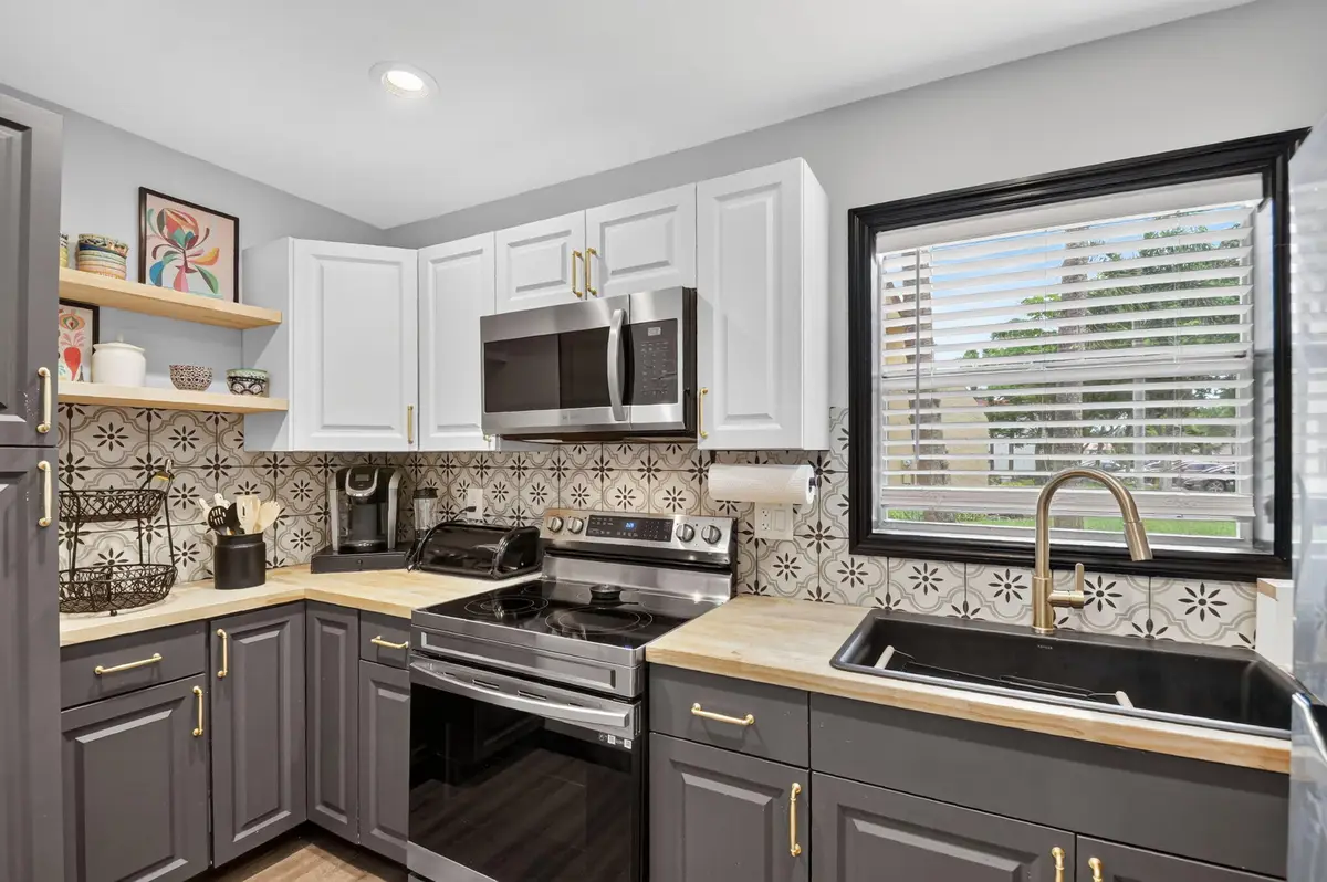 124 Lake Evelyn Drive, West Palm Beach, FL 33411 - #1