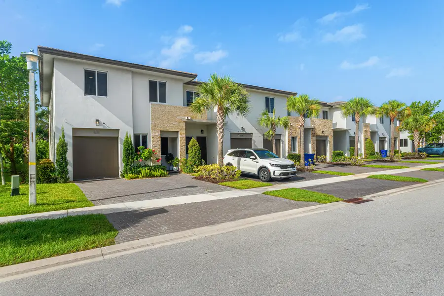610 Pioneer Way, Royal Palm Beach, FL 33411 - #2
