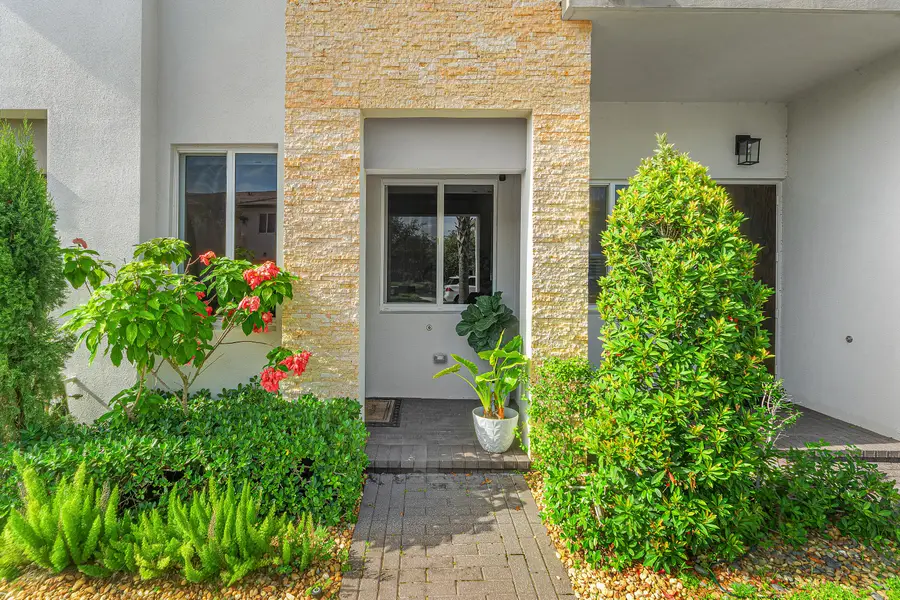 610 Pioneer Way, Royal Palm Beach, FL 33411 - #3
