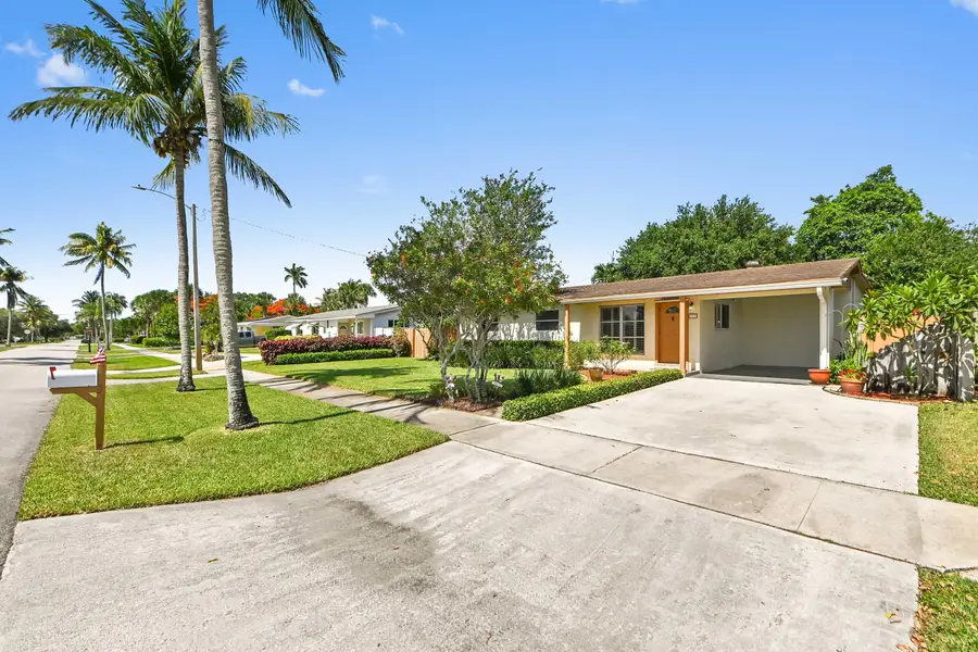 313 Poe Drive, Palm Springs, FL 33461 - #2