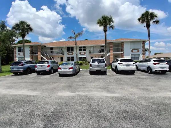533 S Lakes End Drive S #E2, Fort Pierce, FL 34982